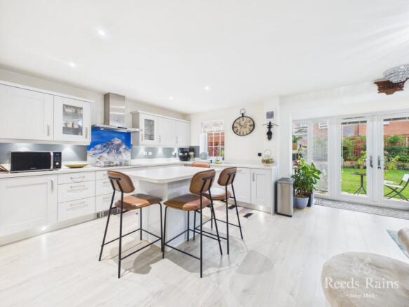 Kitchen/ Living Room