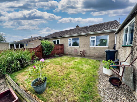 2 bed Semi-Detached Bungalow for sale Image 11