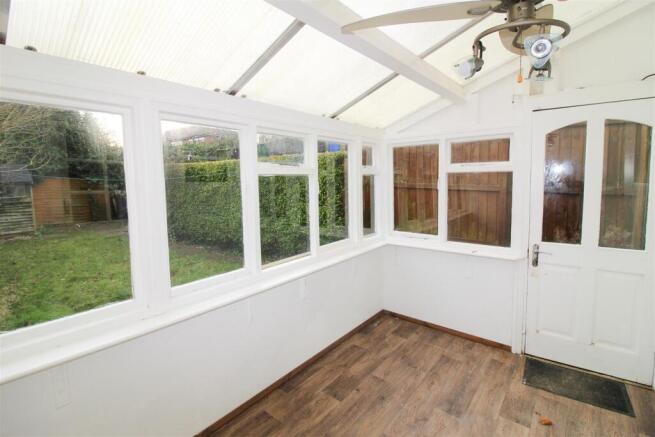 2 bed End of Terrace to rent Image 8