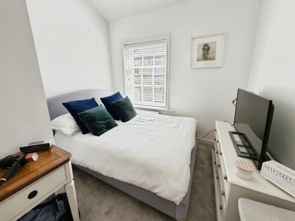 3 bed Terraced for sale Image 11
