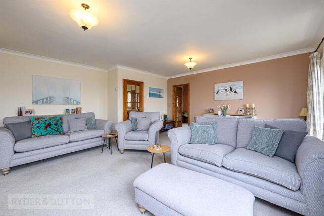 4 bed Detached for sale Image 10