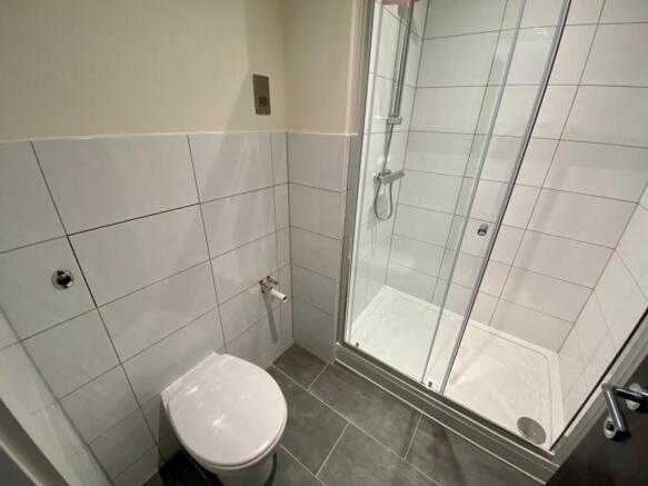 2 bed Flat to rent Image 10