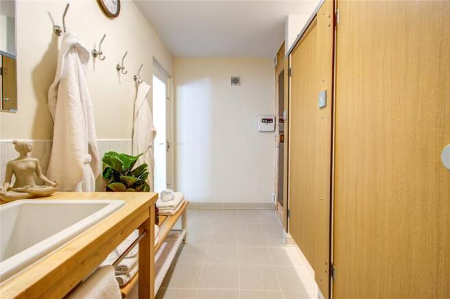 Changing Room/Shower