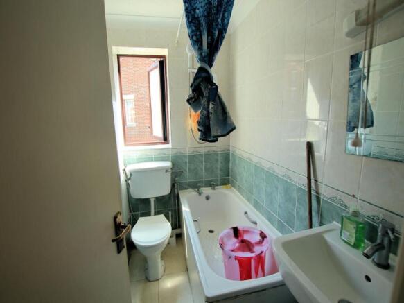 Bathroom.jpg