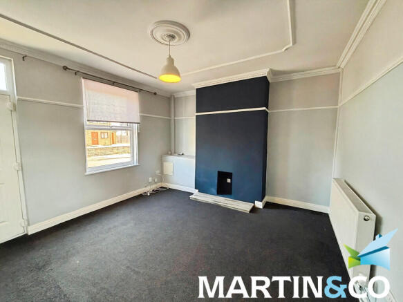 2 bed End of Terrace to rent Image 4