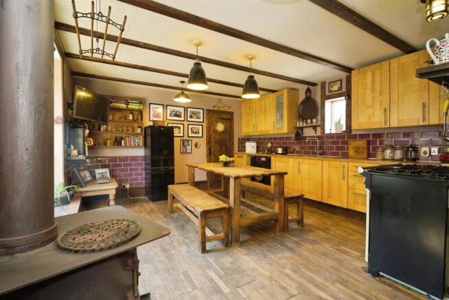 3 bed Detached for sale Image 5