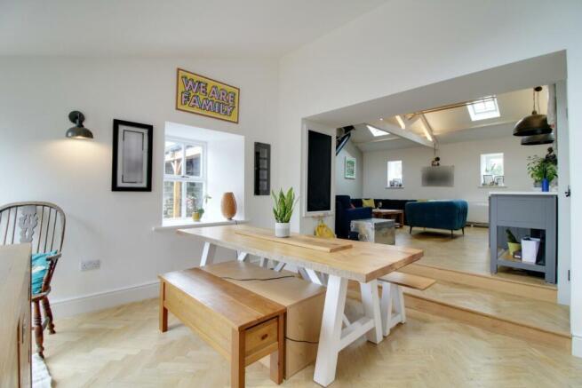 Dining Room (1).jpg