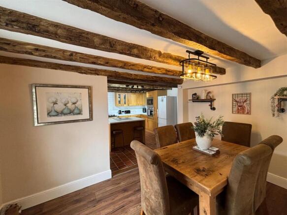3 bed Semi-Detached for sale Image 6