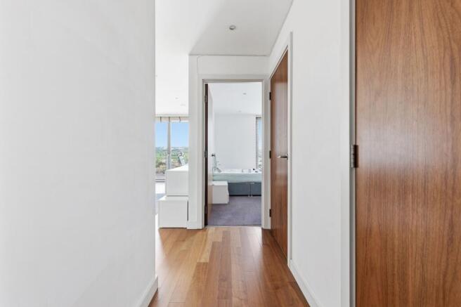 1 bed Apartment to rent Image 11