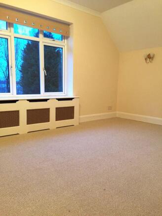 Master Bedroom (2)