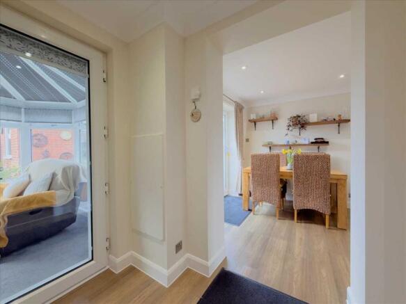 4 bed Semi-Detached for sale Image 8