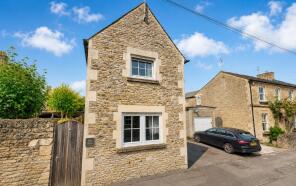 New Coach House, Prospect Place, Cirencester GL7 1EZ