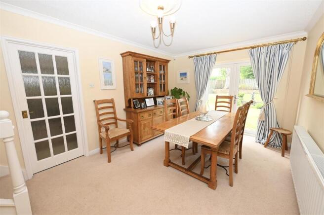 5 bed Detached for sale Image 5