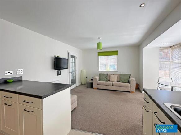 4 bed Detached for sale Image 7