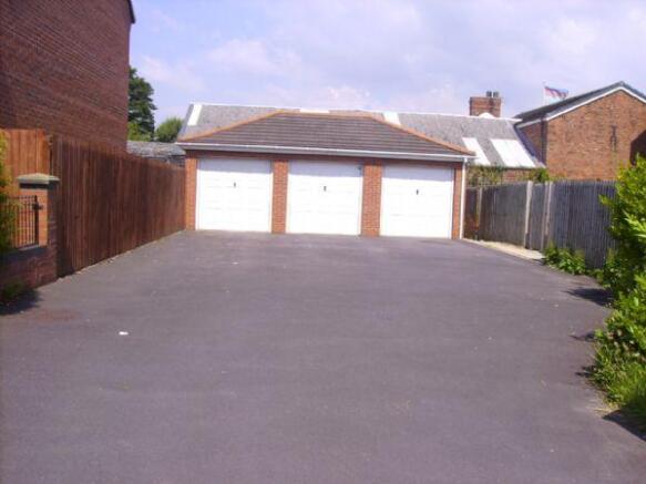 Garage Middle One