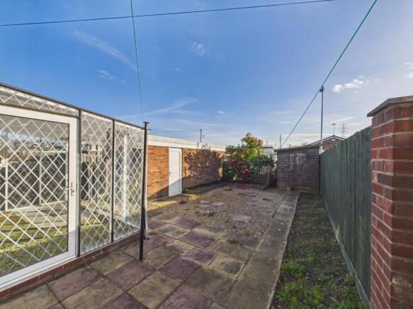 2 bed Semi-Detached Bungalow for sale Image 8