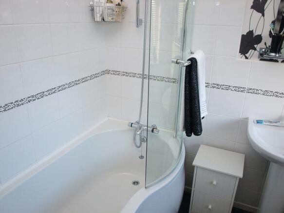 Bath With Shower