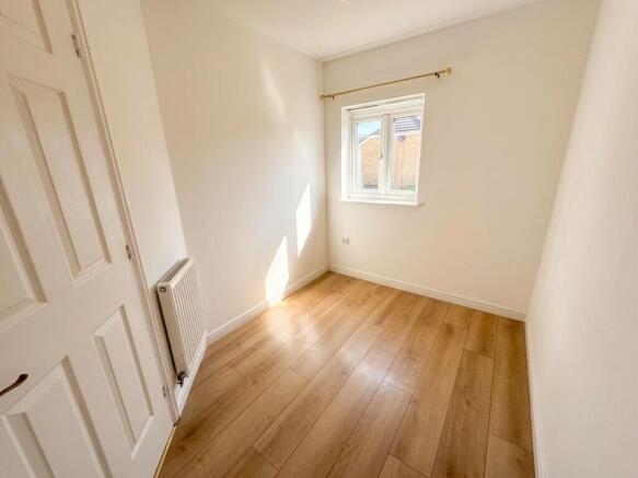 3 bed Semi-Detached to rent Image 8
