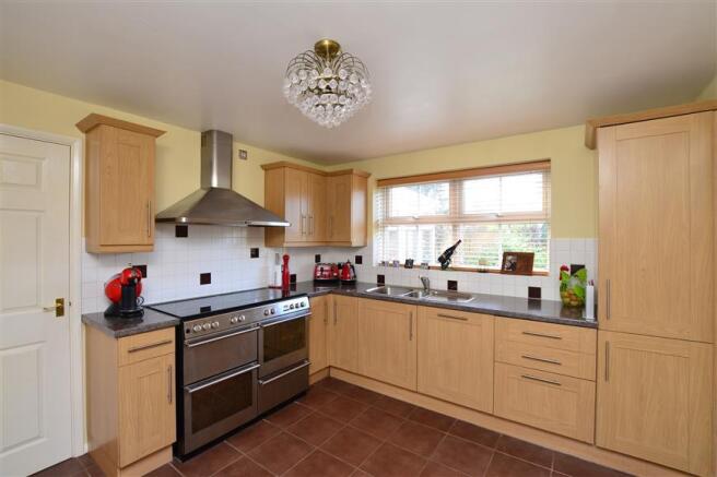 Kitchen/ Breakfast Room