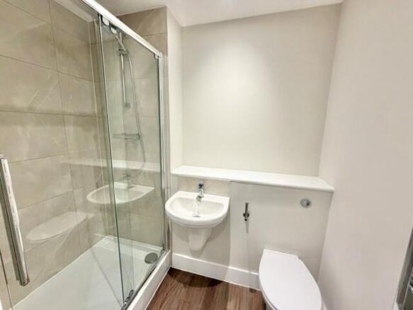 2 bed Apartment to rent Image 6