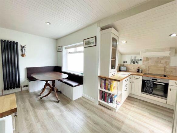 Kitchen / Dini...