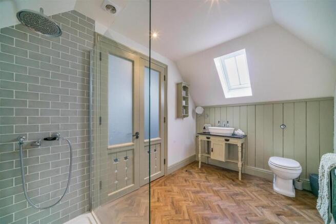 Guest Suite Ensuite