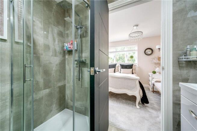 4 bed Detached for sale Image 11