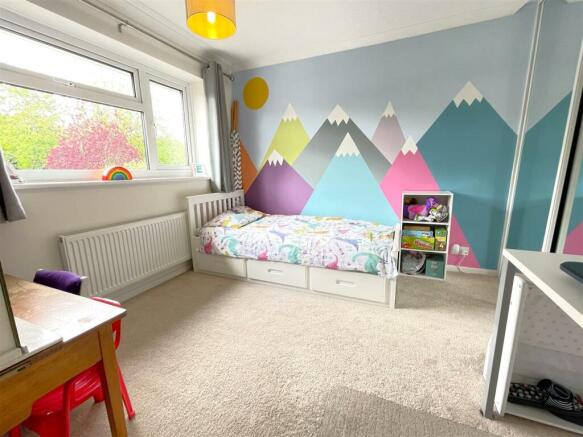 BEDROOM 2