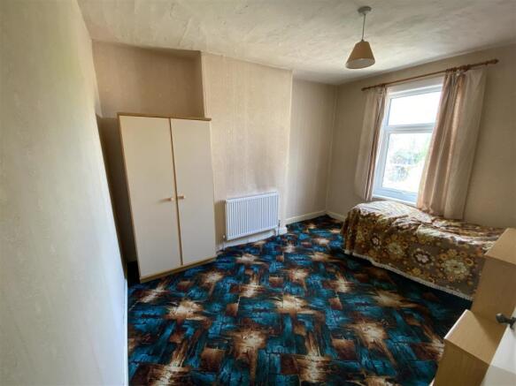 Bedroom 2.JPG