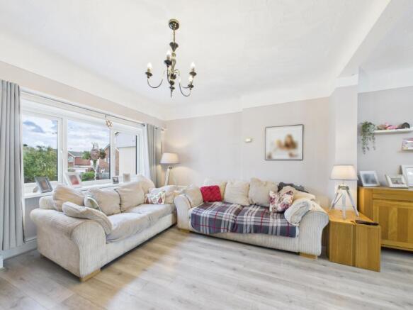 CAM02386G0-PR0143-STILL017