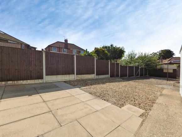 2 bed Semi-Detached Bungalow to rent Image 10