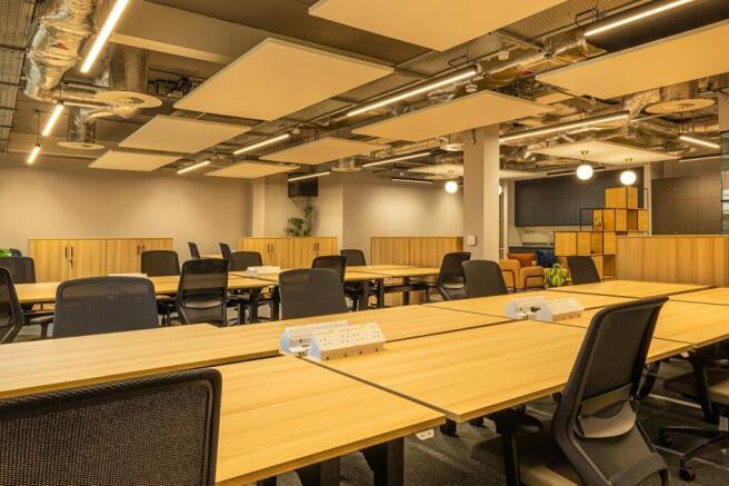 w_Silbury Building Shots 7_office 2.jpg