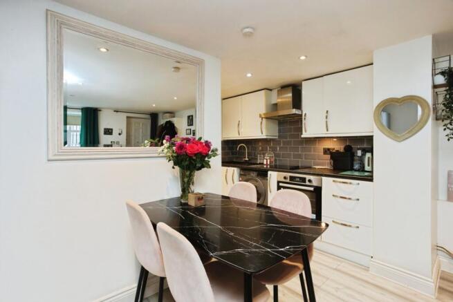 Kitchen/Dining