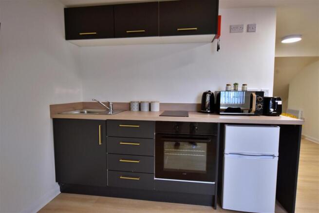 1 bed Apartment to rent Image 6