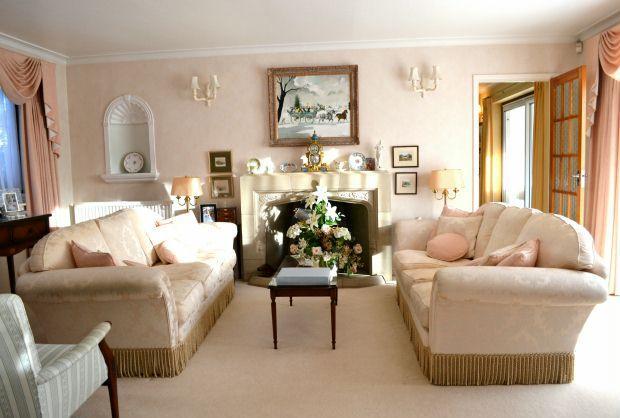 SITTING ROOM
