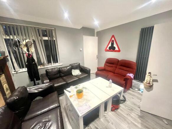 5 bed End of Terrace to rent Image 8