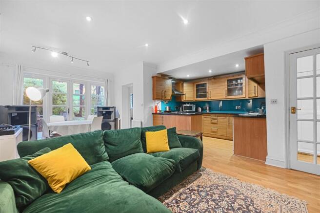 FB - Hammersmith Grove - ReceptionA1 (1).JPG