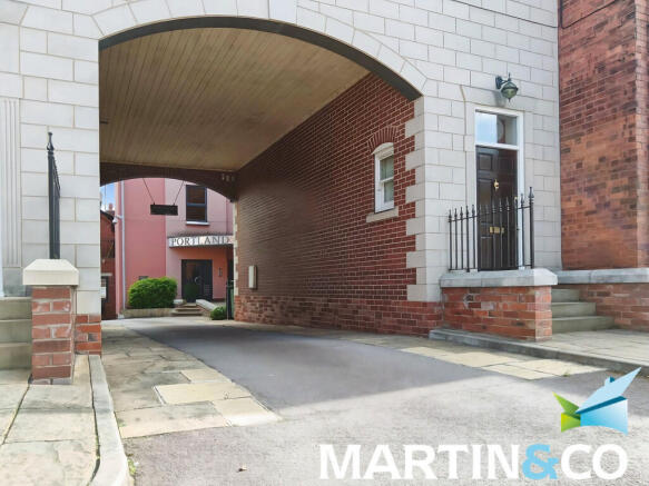 1 bed Ground Flat to rent Image 12