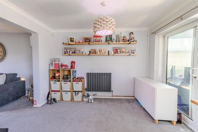 Kitchen/ Dining Room