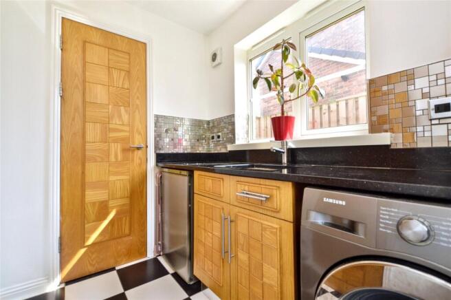 4 bed Detached for sale Image 9