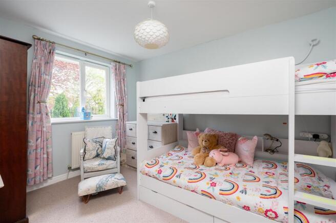 4 bed Detached for sale Image 11