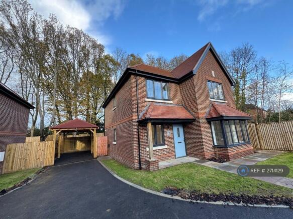 4 Hedgerows + Carport & Charger