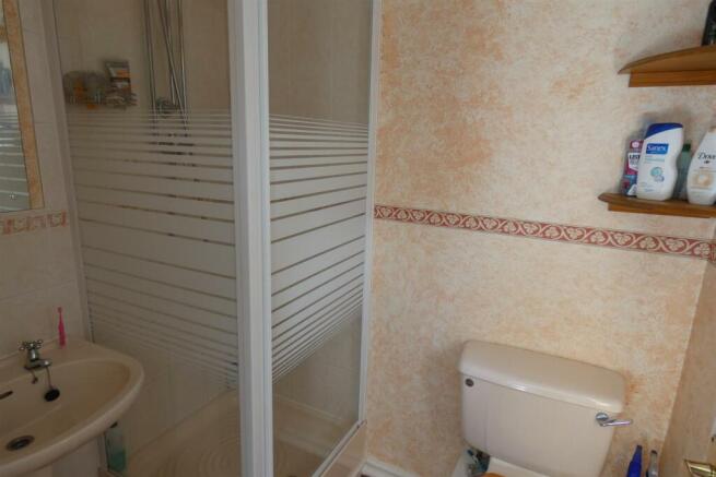 ENSUITE SHOWER ROOM