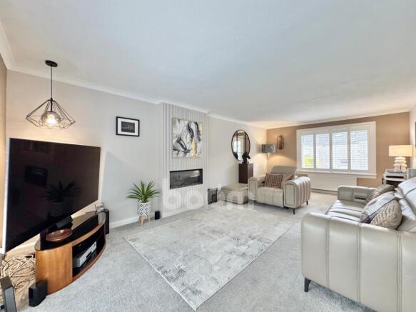 HOLMS CRESCENT, ERSKINE LOUNGE IMAGE