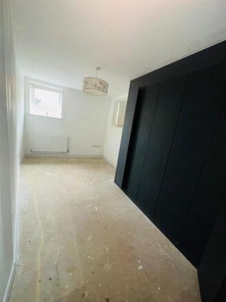 2 bed Apartment for sale Image 6