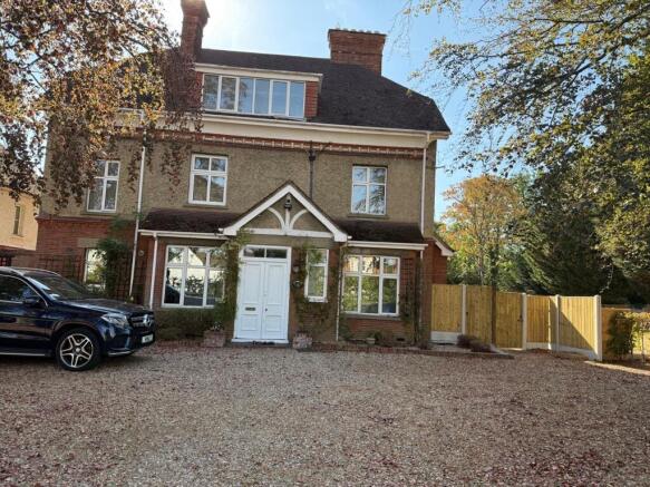 8-Bed Detached House to Rent ¿ The Avenue, Nort