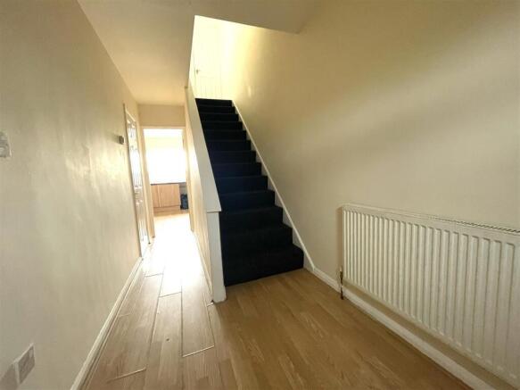 3 bed Maisonette to rent Image 9