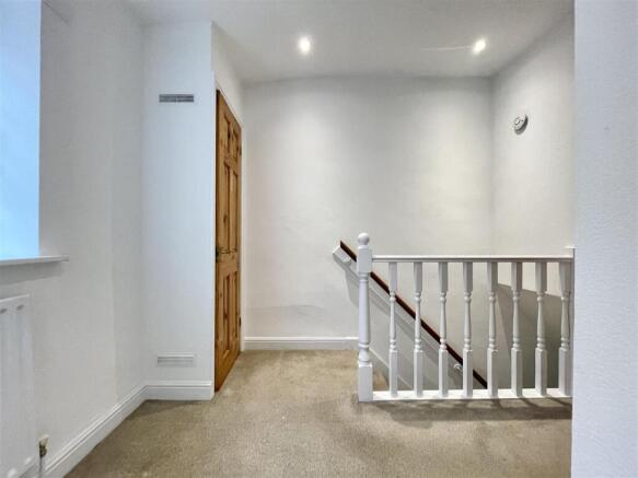 2 bed Terraced for sale Image 8