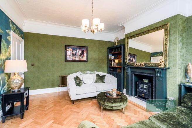 6 bed Semi-Detached for sale Image 7