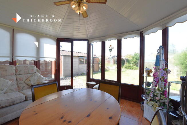 Woodlands Close, Great Clacton CO15 4RT photo 4